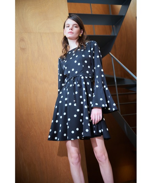 Estella.K(エステラケー)の「Emma Dress オープンバックミニドレス(ワンピース・レディース・ブラック/ブラック系その他/アイボリー・FREE)」の12枚目の写真