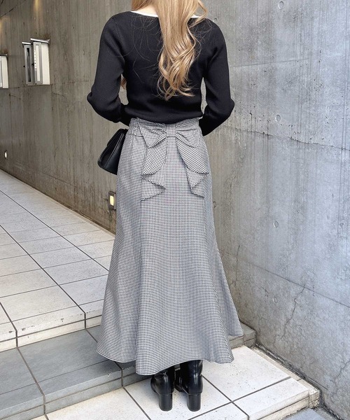 INGNI（イング）の「バックリボンマーメイドスカート（スカート・レディース・ブラック系その他3/ライトベージュ/ブラック・FREE）」の12枚目の写真