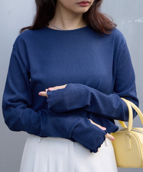 MONO-MART(モノマート)の「【AIRY DAYシリーズ】サムホール付き クルーネック メローロンT〈マシンウォッシャブル/UVカット〉(Tシャツ/カットソー・レディース・ブラウン/レッド/ダークネイビー/ピンク/ダークグレー/ライトブルー/アイボリー/ブラック・FREE)」の6枚目の写真