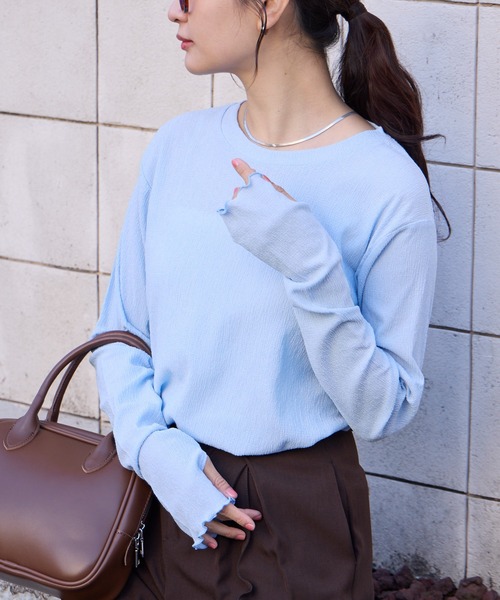 MONO-MART(モノマート)の「【AIRY DAYシリーズ】サムホール付き クルーネック メローロンT〈マシンウォッシャブル/UVカット〉(Tシャツ/カットソー・レディース・ブラウン/レッド/ダークネイビー/ピンク/ダークグレー/ライトブルー/アイボリー/ブラック・FREE)」の5枚目の写真