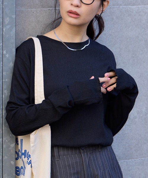 MONO-MART(モノマート)の「【AIRY DAYシリーズ】サムホール付き クルーネック メローロンT〈マシンウォッシャブル/UVカット〉(Tシャツ/カットソー・レディース・ブラウン/レッド/ダークネイビー/ピンク/ダークグレー/ライトブルー/アイボリー/ブラック・FREE)」の3枚目の写真