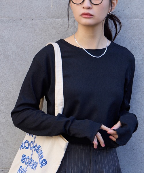 MONO-MART(モノマート)の「【AIRY DAYシリーズ】サムホール付き クルーネック メローロンT〈マシンウォッシャブル/UVカット〉(Tシャツ/カットソー・レディース・ブラウン/レッド/ダークネイビー/ピンク/ダークグレー/ライトブルー/アイボリー/ブラック・FREE)」の11枚目の写真