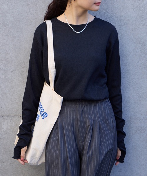 MONO-MART(モノマート)の「【AIRY DAYシリーズ】サムホール付き クルーネック メローロンT〈マシンウォッシャブル/UVカット〉(Tシャツ/カットソー・レディース・ブラウン/レッド/ダークネイビー/ピンク/ダークグレー/ライトブルー/アイボリー/ブラック・FREE)」の13枚目の写真