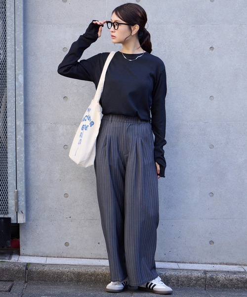 MONO-MART(モノマート)の「【AIRY DAYシリーズ】サムホール付き クルーネック メローロンT〈マシンウォッシャブル/UVカット〉(Tシャツ/カットソー・レディース・ブラウン/レッド/ダークネイビー/ピンク/ダークグレー/ライトブルー/アイボリー/ブラック・FREE)」の18枚目の写真