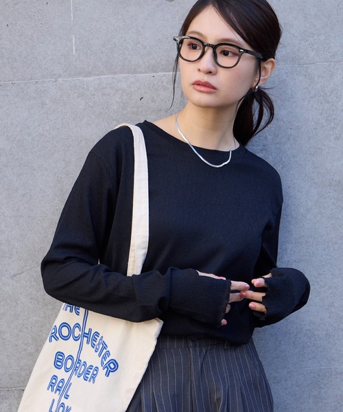MONO-MART(モノマート)の「【AIRY DAYシリーズ】サムホール付き クルーネック メローロンT〈マシンウォッシャブル/UVカット〉(Tシャツ/カットソー・レディース・ブラウン/レッド/ダークネイビー/ピンク/ダークグレー/ライトブルー/アイボリー/ブラック・FREE)」の21枚目の写真