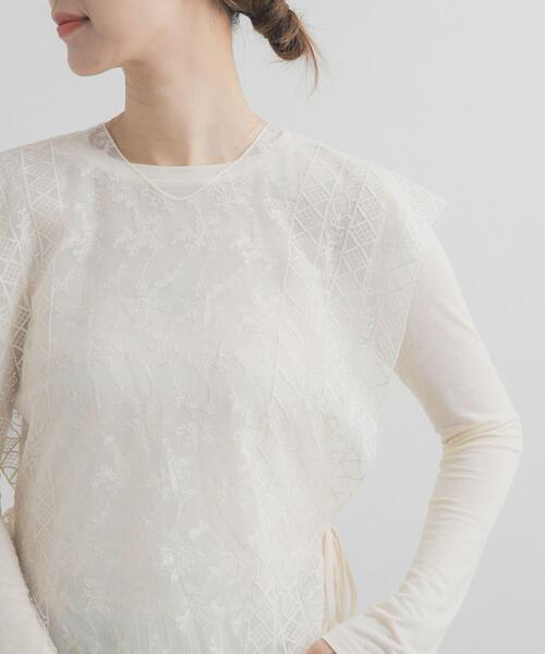 URBAN RESEARCH DOORS（アーバンリサーチドアーズ）の「2WAYレースカバー | レースベスト/セレモニー/オケージョン/入卒式/お呼ばれ/フェミニン/きれいめ/結婚式/レイヤード（ストール/ショール・レディース・ブラック/ナチュラル・ONE）」の3枚目の写真