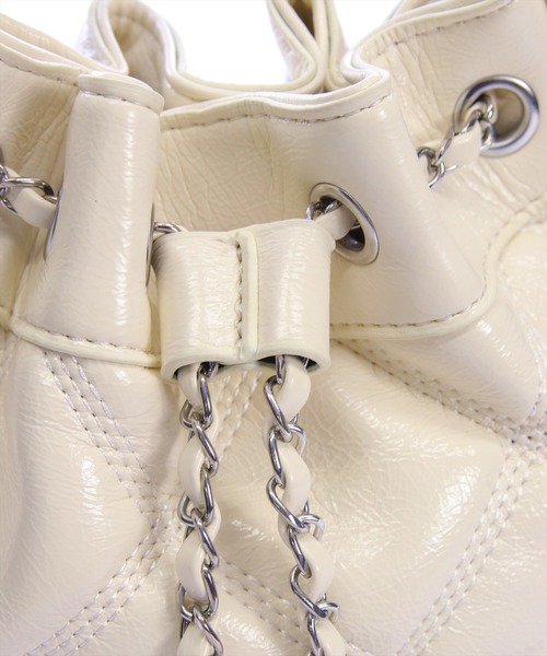 clear（クリア）の「キルティング巾着2WAYバッグ［大人 カジュアル 着回し力抜群］≪新作≫（ハンドバッグ・レディース・アイボリー/ブラック・F）」の12枚目の写真