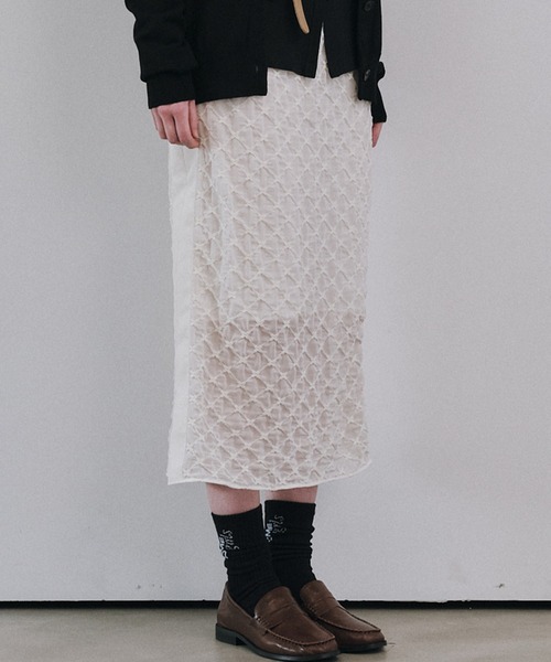 LE CIEL BLEU（ルシェルブルー）の「シフォンシュリンクレースペンシルスカート / Chiffon Shrink Lace Pencil Skirt（スカート・レディース・ホワイト/ブラック・34/36/38）」の6枚目の写真