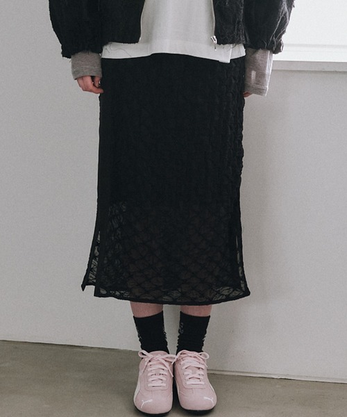 LE CIEL BLEU（ルシェルブルー）の「シフォンシュリンクレースペンシルスカート / Chiffon Shrink Lace Pencil Skirt（スカート・レディース・ホワイト/ブラック・34/36/38）」の17枚目の写真