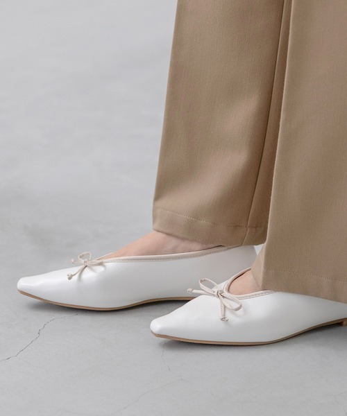 welleg（ウェレッグ）の「サテンリボン スクエアトゥ バレエシューズ（バレエシューズ・レディース・ホワイト系その他/アイボリー/ブラック/ブラウン・22.5cm/22.0cm/21.5cm/25.0cm/24.5cm/24.0cm/23.5cm/23.0cm/26.0cm/25.5cm）」の10枚目の写真