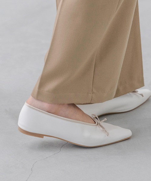 welleg（ウェレッグ）の「サテンリボン スクエアトゥ バレエシューズ（バレエシューズ・レディース・ホワイト系その他/アイボリー/ブラック/ブラウン・22.5cm/22.0cm/21.5cm/25.0cm/24.5cm/24.0cm/23.5cm/23.0cm/26.0cm/25.5cm）」の11枚目の写真
