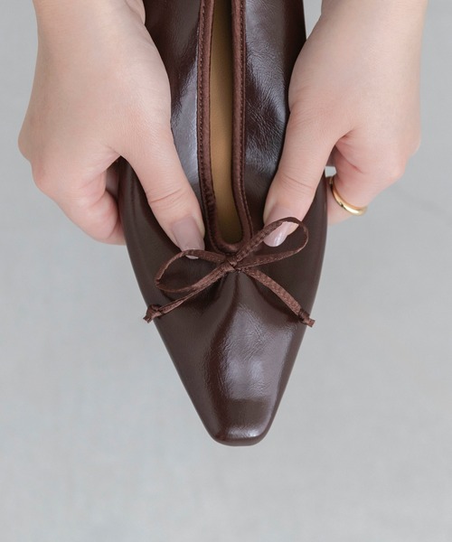 welleg（ウェレッグ）の「サテンリボン スクエアトゥ バレエシューズ（バレエシューズ・レディース・ホワイト系その他/アイボリー/ブラック/ブラウン・22.5cm/22.0cm/21.5cm/25.0cm/24.5cm/24.0cm/23.5cm/23.0cm/26.0cm/25.5cm）」の19枚目の写真