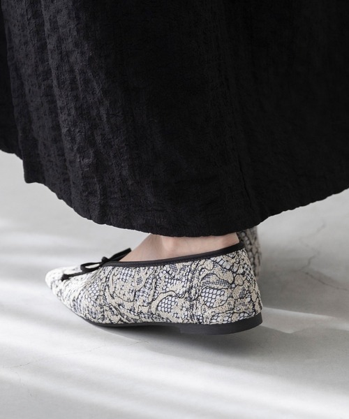 welleg（ウェレッグ）の「サテンリボン スクエアトゥ バレエシューズ（バレエシューズ・レディース・ホワイト系その他/アイボリー/ブラック/ブラウン・22.5cm/22.0cm/21.5cm/25.0cm/24.5cm/24.0cm/23.5cm/23.0cm/26.0cm/25.5cm）」の14枚目の写真