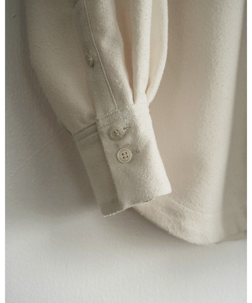 anuke（アンヌーク）の「Nep Over Shirts（シャツ/ブラウス・レディース・アイボリー/チャコールグレー・FREE）」の7枚目の写真