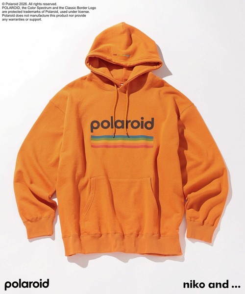 niko and...（ニコアンド）の「【Polaroid(ポラロイド)】プリントパーカー（パーカー・メンズ・オレンジ/オフホワイト/ブラック・LARGE/MEDIUM）」の3枚目の写真