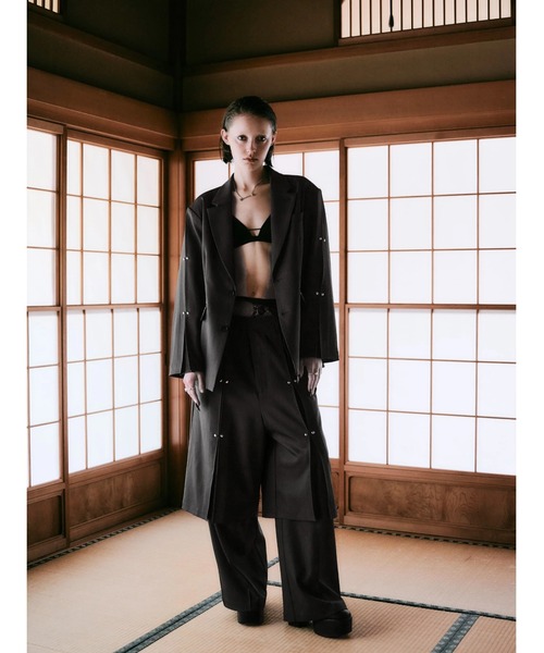 CREO STORE（クレオストア）の「【TAJEN:T】TUCK DESIGN STUDS TAILORED JACKET/ タックデザイン スタッズテイラードジャケット/セットアップ着用可能（テーラードジャケット・レディース・チャコールグレー/ブラウン・2/1）」の5枚目の写真
