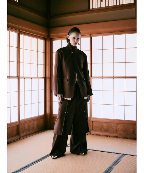 CREO STORE（クレオストア）の「【TAJEN:T】TUCK DESIGN STUDS TAILORED JACKET/ タックデザイン スタッズテイラードジャケット/セットアップ着用可能（テーラードジャケット・レディース・チャコールグレー/ブラウン・2/1）」の7枚目の写真
