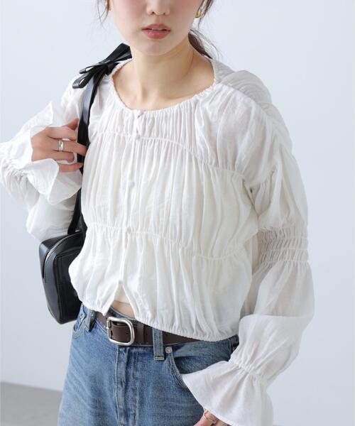 FREE'S MART（フリーズマート）の「◆シアーギャザー前開き短丈ブラウス（シャツ/ブラウス・レディース・ブルー/ホワイト/ブラック/グリーン系その他・FREE）」の2枚目の写真