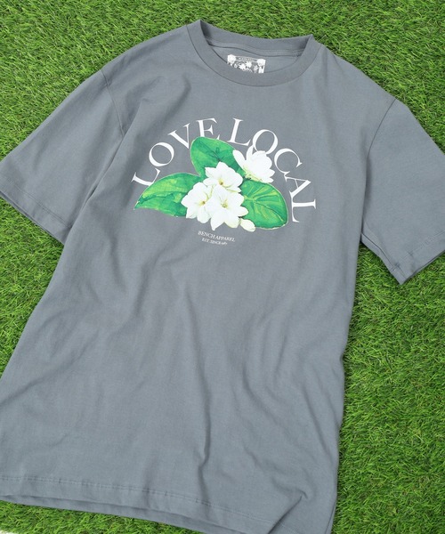 BENCH(ベンチ)の「Bench コットン プリント半袖TEEシャツ(Tシャツ/カットソー・メンズ・グレー/ベージュ系1/ベージュ系/ベージュ/ブラック/ホワイト/チャコールグレー/ネイビー/パープル/ホワイト系3/ホワイト系2/ホワイト系1/ホワイト系/ダークインディゴブルー/オールドローズ系/グリーン/ブルー/レッド/ネイビー系/グリーン系/ベージュ系2・L/M/XL)」の8枚目の写真