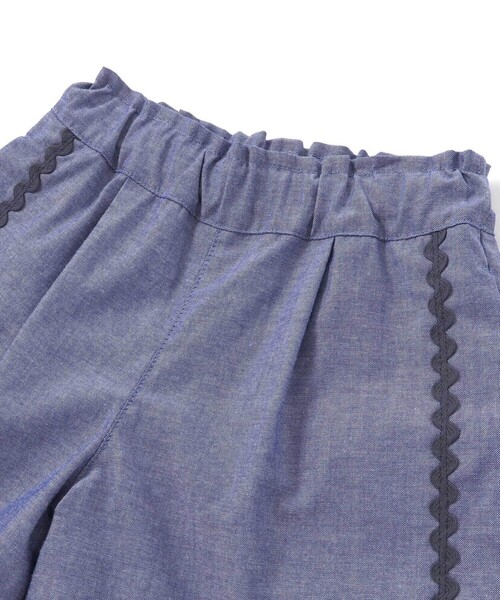 BeBe Petits Pois Vert（ベベプチポワヴェール）の「【店舗限定】ダンガリーブラウス＋ショートパンツセットアップ(95～150㎝)（セットアップ・キッズ・ブルー/レッド・110cm/130cm/140cm/120cm/150cm/100cm/95cm）」の19枚目の写真