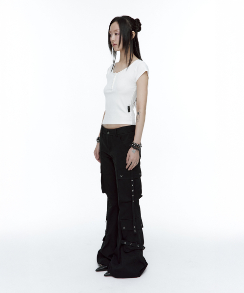 ROUGHNECK(ラフネック)の「アスキー クロス ヘンリーネック Tシャツ ホワイト(Tシャツ/カットソー・レディース・その他・SMALL/MEDIUM)」の3枚目の写真