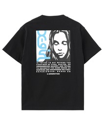 SIDE LOGO FACE LABEL S/S TEE