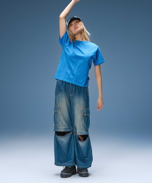 X-girl(エックスガール)の「SIDE LOGO FACE LABEL S/S TEE(Tシャツ/カットソー・レディース・ブルー/ブラック/ホワイト・S/M/L)」の6枚目の写真