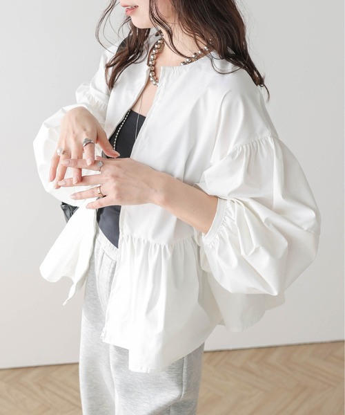 La-gemme(ラジェム)の「ギャザーペプラムブルゾン(ブルゾン・レディース・ホワイト/ブラック・フリー)」の8枚目の写真