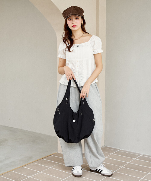 MARY QUANT(マリークワント)の「MARY QUANT × PUBLUX/マリークワント ハトメトートバッグ 限定展開(トートバッグ・レディース・ブラック/モカ/ライトグレー・ONE SIZE)」の7枚目の写真