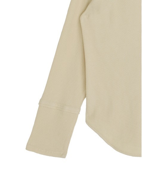 Ameri(アメリ)の「WAFFLE LAYERED DESIGN CUT TOP(Tシャツ/カットソー・レディース・カーキ/アイボリー/チャコールグレー・FREE)」の18枚目の写真