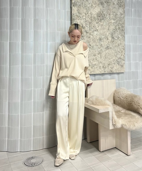 Ameri(アメリ)の「WAFFLE LAYERED DESIGN CUT TOP(Tシャツ/カットソー・レディース・カーキ/アイボリー/チャコールグレー・FREE)」の5枚目の写真
