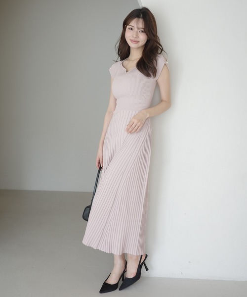 EIMY ISTOIRE(エイミーイストワール)の「フレンチスリーブリブニットフレアワンピース(ワンピース・レディース・ライトピンク/ブラック/ベージュ・38/36/34)」の19枚目の写真