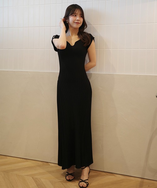 EIMY ISTOIRE(エイミーイストワール)の「フレンチスリーブリブニットフレアワンピース(ワンピース・レディース・ライトピンク/ブラック/ベージュ・38/36/34)」の17枚目の写真