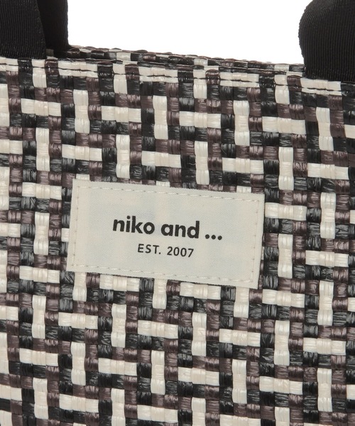 niko and...（ニコアンド）の「《500mlボトル収納可能》テープアソートトートバッグ（トートバッグ・レディース・ピンク/マルチ/シルバー/ナチュラル/ブラック・0）」の17枚目の写真