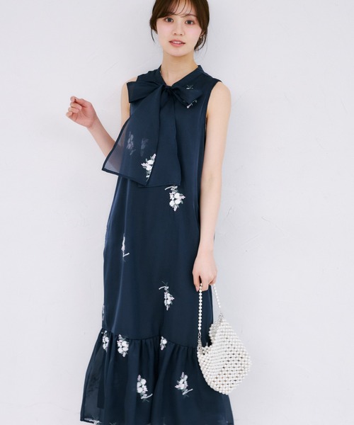 ZOZO限定】フラワー刺繍ボウタイノースリーブワンピース（ワンピース
