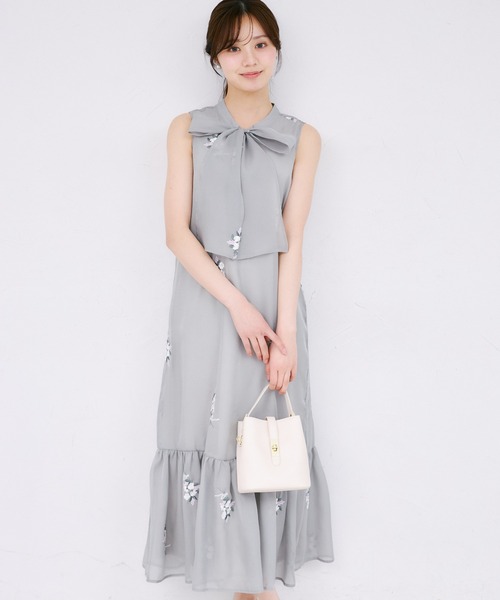 tocco closet(トッコ クローゼット)の「【ZOZO限定】フラワー刺繍ボウタイノースリーブワンピース(ワンピース・レディース・ライトカーキ/アイボリー/ネイビー・M)」の19枚目の写真