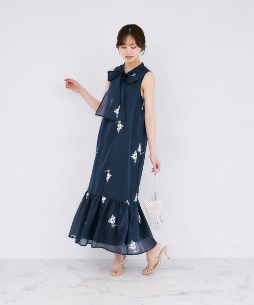 ZOZO限定】フラワー刺繍ボウタイノースリーブワンピース（ワンピース