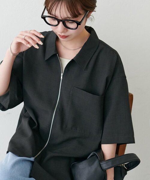 DISCOAT（ディスコート）の「【Enlude】ライトテックリネンジップシャツ《ユニセックス》（シャツ/ブラウス・レディース・チャコールグレー/グレー系その他/ライトベージュ・MEDIUM/LARGE）」の6枚目の写真