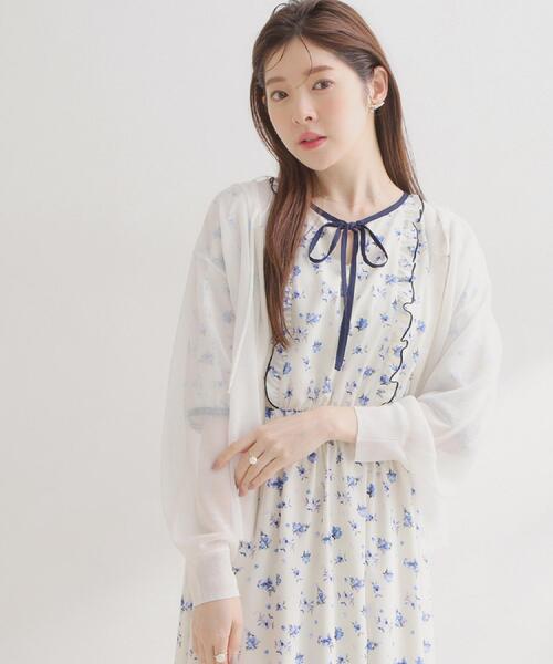 couture brooch(クチュールブローチ)の「【洗える】LEVITAジップアップフーディー(カーディガン/ボレロ・レディース・オフホワイト/サックスブルー/ブラック・42/40/38/36)」の8枚目の写真
