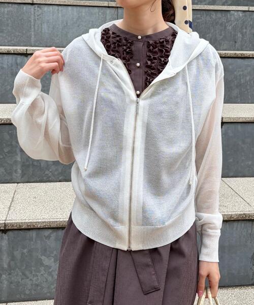 couture brooch(クチュールブローチ)の「【洗える】LEVITAジップアップフーディー(カーディガン/ボレロ・レディース・オフホワイト/サックスブルー/ブラック・42/40/38/36)」の20枚目の写真