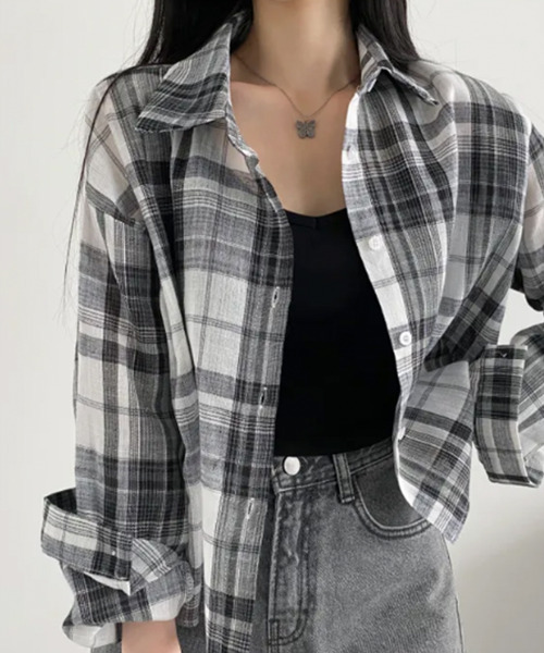 VIVID LADY(ビビッドレディー)の「バッククロスデザイン チェック柄 ショートカラーシャツ(シャツ/ブラウス・レディース・ネイビー/ブラック・FREE)」の1枚目の写真