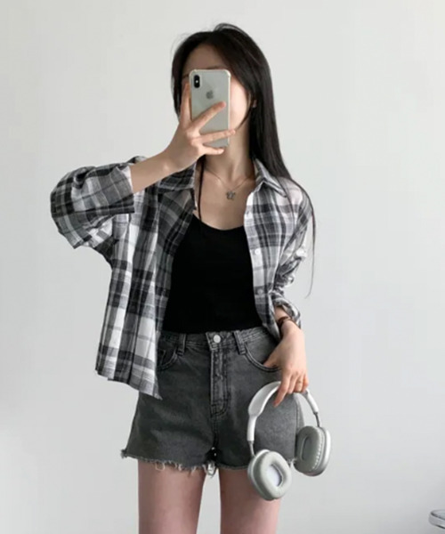 VIVID LADY(ビビッドレディー)の「バッククロスデザイン チェック柄 ショートカラーシャツ(シャツ/ブラウス・レディース・ネイビー/ブラック・FREE)」の18枚目の写真