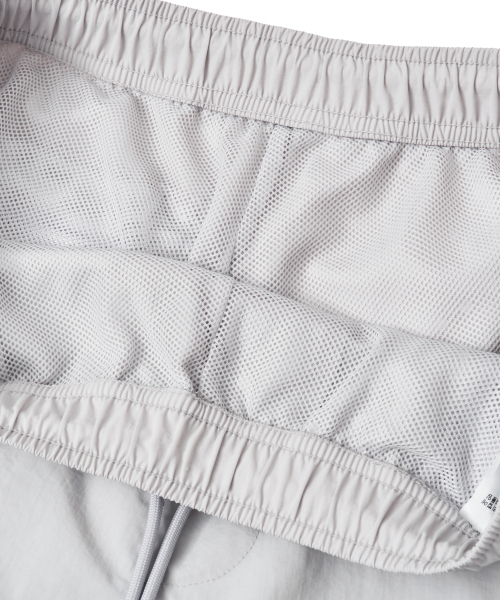 PHYPS MOTORCYCLE(フィップスモーターサイクル)の「Nylon Wing Logo 7Inch Packable Beach Shorts Light Gray(その他パンツ・レディース・その他・X-LARGE/SMALL/MEDIUM/LARGE)」の5枚目の写真