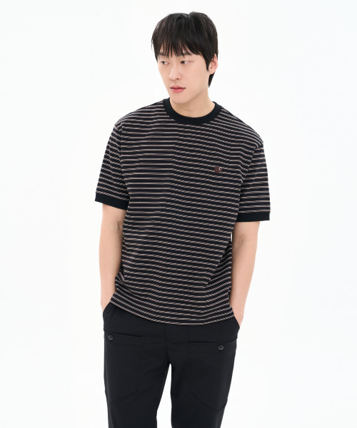CUSTOMUS(カスタムアース)の「男性コットン100%先染ストライプミニハート刺繍半袖TシャツCXS26MKRT306 BLA(Tシャツ/カットソー・メンズ・ブラック・MEDIUM/X-LARGE/LARGE)」の1枚目の写真