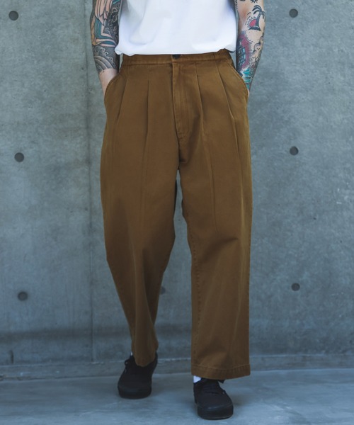 MR.OLIVE(ミスターオリーブ)の「VINTAGE SULFUR CHINO / 2 TUCK WIDE EASY PANTS /M263114(チノパンツ・メンズ・ブラック/ブラウン・SMALL/LARGE/MEDIUM)」の2枚目の写真