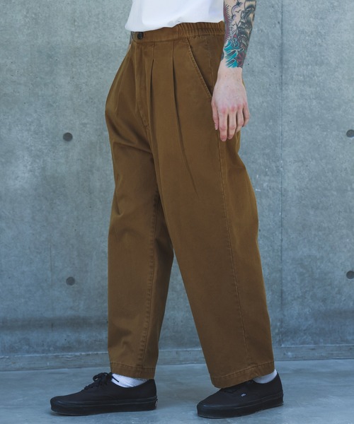 MR.OLIVE(ミスターオリーブ)の「VINTAGE SULFUR CHINO / 2 TUCK WIDE EASY PANTS /M263114(チノパンツ・メンズ・ブラック/ブラウン・SMALL/LARGE/MEDIUM)」の4枚目の写真