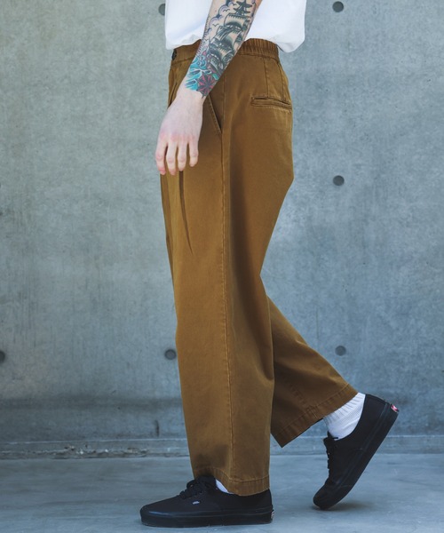 MR.OLIVE(ミスターオリーブ)の「VINTAGE SULFUR CHINO / 2 TUCK WIDE EASY PANTS /M263114(チノパンツ・メンズ・ブラック/ブラウン・SMALL/LARGE/MEDIUM)」の5枚目の写真