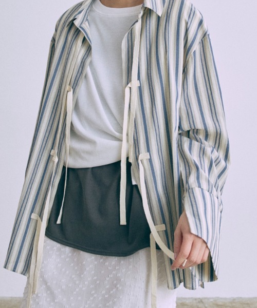 EN NEUME(エンノイム)の「Multi-Stripe Knotted Shirt(シャツ/ブラウス・レディース・ネイビー/ベージュ/ブラウン・FREE)」の7枚目の写真
