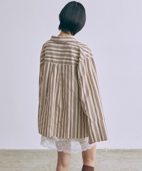 EN NEUME(エンノイム)の「Multi-Stripe Knotted Shirt(シャツ/ブラウス・レディース・ネイビー/ベージュ/ブラウン・FREE)」の5枚目の写真