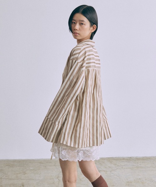 EN NEUME(エンノイム)の「Multi-Stripe Knotted Shirt(シャツ/ブラウス・レディース・ネイビー/ベージュ/ブラウン・FREE)」の4枚目の写真